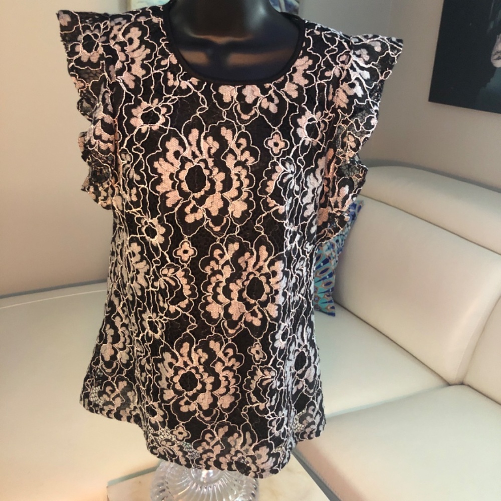 💙🔥White House Black Market cap sleeves, size 2💜🌺